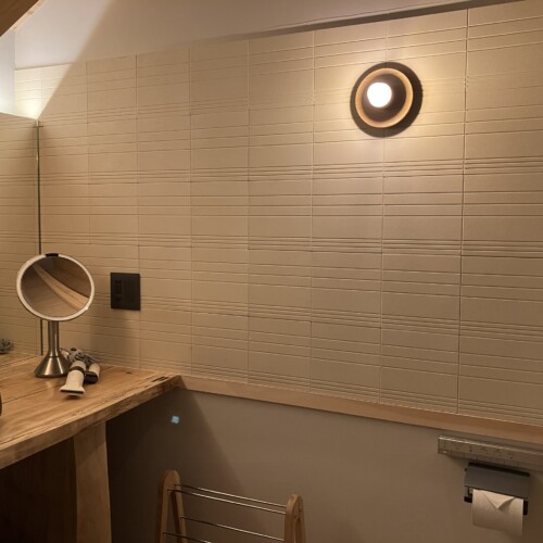 マルチ機能をもつ稚内産珪藻土を活用した、焼かずに固めたパネル